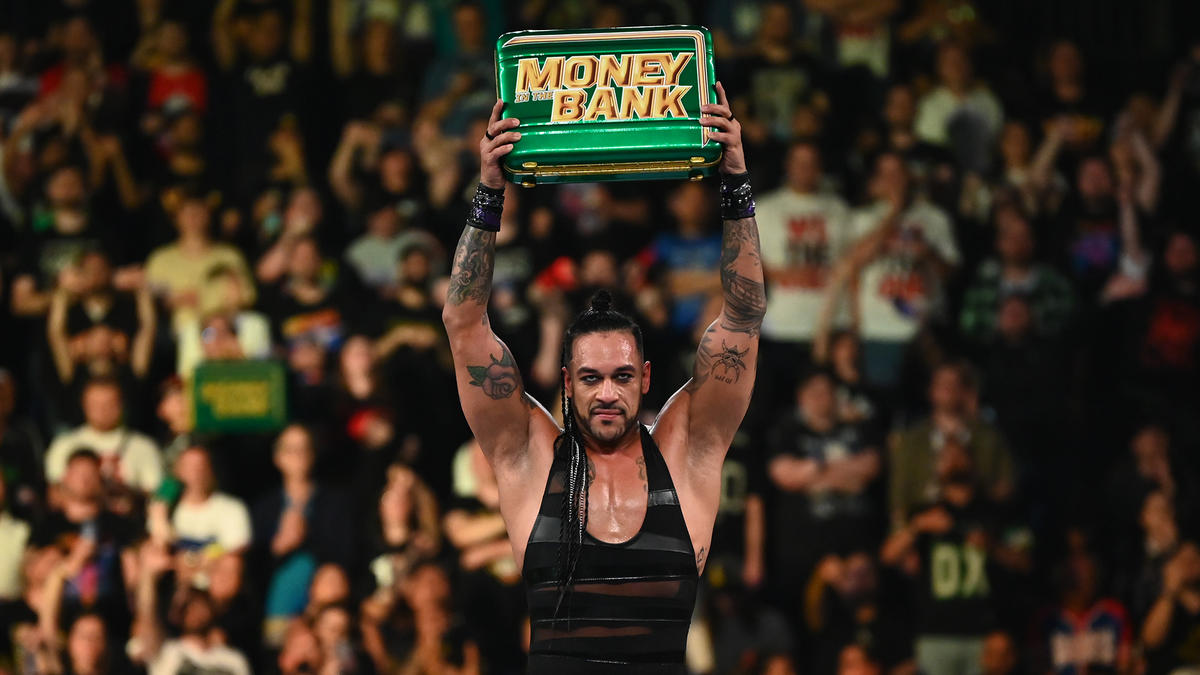 Damian Priest is the men's 2023 Money in the Bank winner