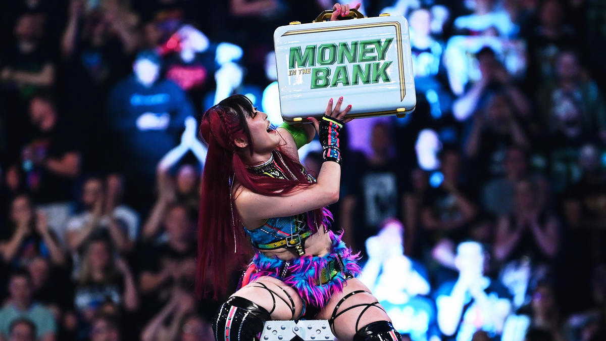 IYO SKY won the Women's WWE Money in the Bank ladder match